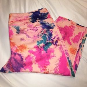 pink cropped athletic leggings